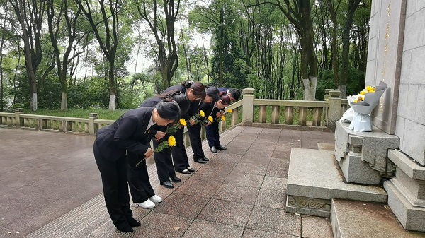 江西中医药大学：后勤第一党支部开展“铭先烈、学党史、践初心”主题党日活动3.jpg